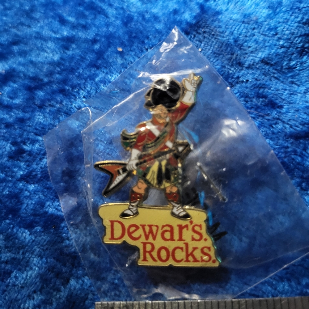 Dewars Rocks Pin